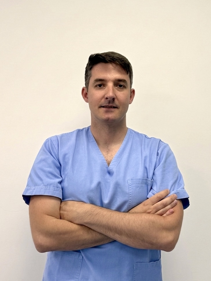 Dr Veselin Mašulović