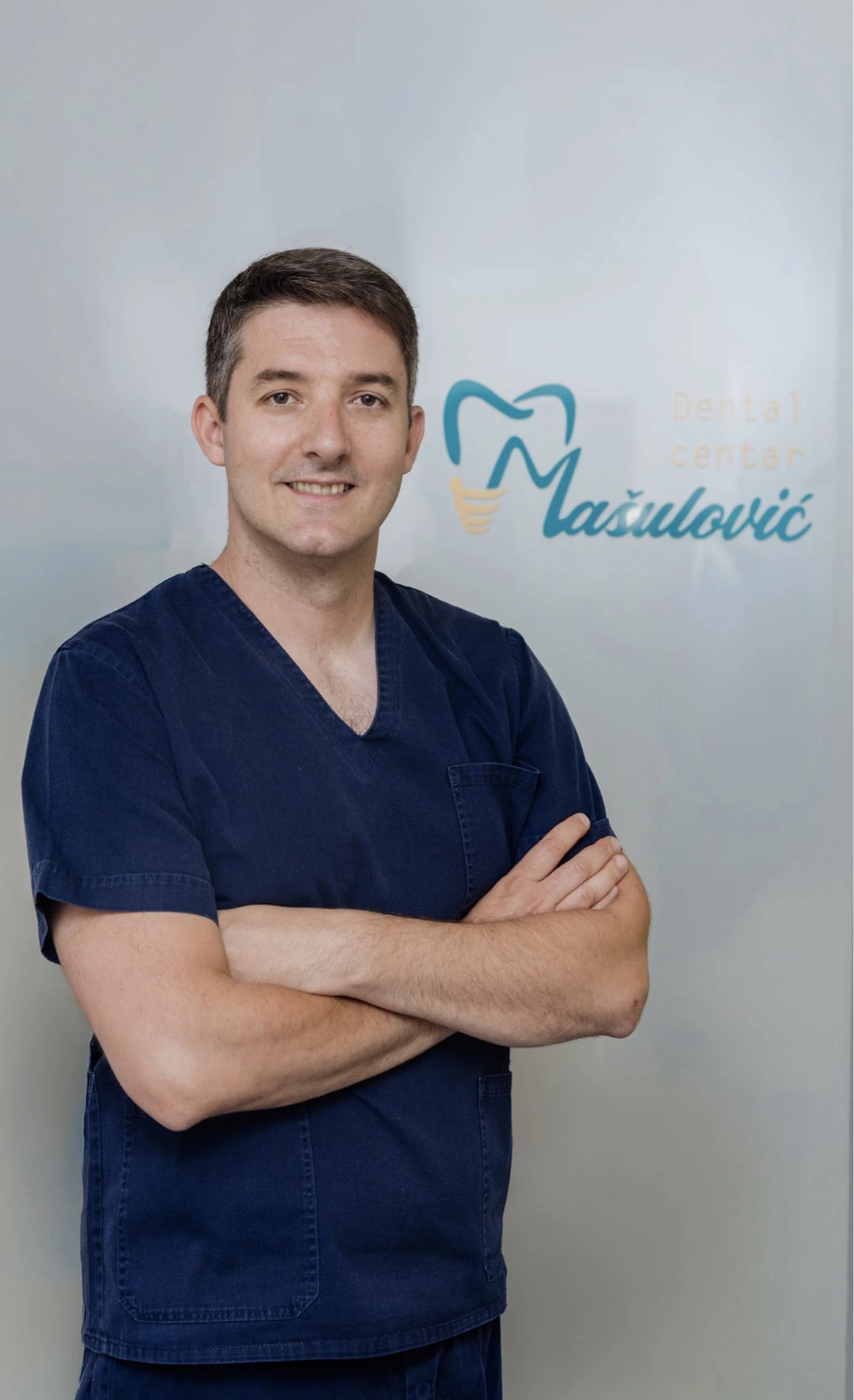 Dr Veselin Mašulović